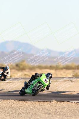 media/Dec-07-2025-CVMA (Sun) [[3e7d2de5dc]]/Race 17-Amateur Formula Middleweight/